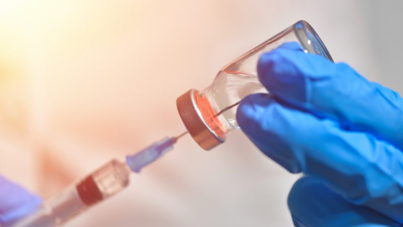 La Commission européenne autorise le premier vaccin sûr et efficace contre la COVID-19